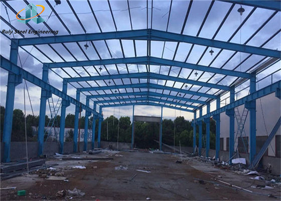 Vervaardiging van sandwichpanelen Staalconstructie Constructieprojecten Ontwerp van gebouwen magazijn