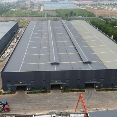 Zwaar uitgevoerd geprefabriceerd magazijn met stalen structuur voor opslag van cementfabrieken met Q235B/Q355B-staal