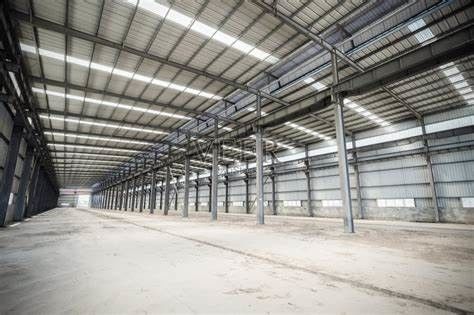 Lichtstalen constructie magazijn met H-profiel balken 50 jaar levensduur