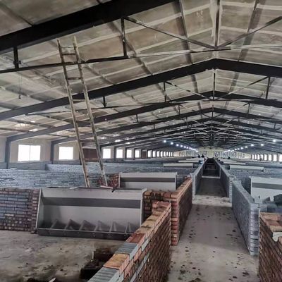 Geverfde industriële prefab / voorgeconstrueerde staalconstructie Gebouw Lichte staal thermische isolatie werkplaats