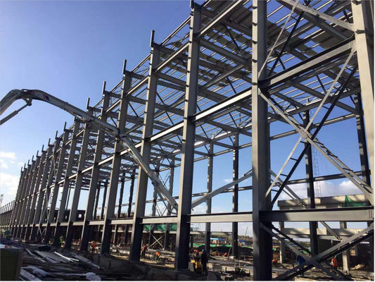 Vinnige fabricage Lichte geprefabriceerde staalstructuur Gebouw Grote span portaal frame Metalen magazijn