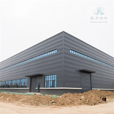 Prefab stalen constructie magazijn met H-sectie balken en sandwichpanelen