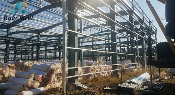 Industriële staalconstructies Vervaardiging Voorafgebouwde portale staalconstructies