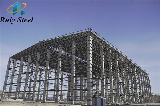 Vervaardiging van metalen voorgefabriceerde staalconstructies voor pakhuizen