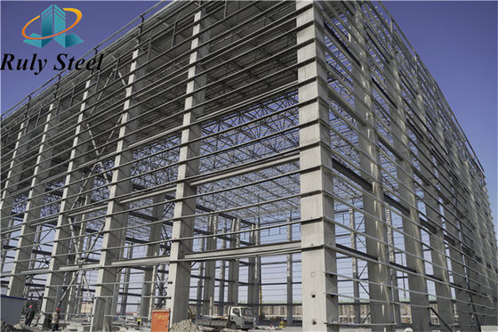 Vervaardiging van metalen voorgefabriceerde staalconstructies voor pakhuizen