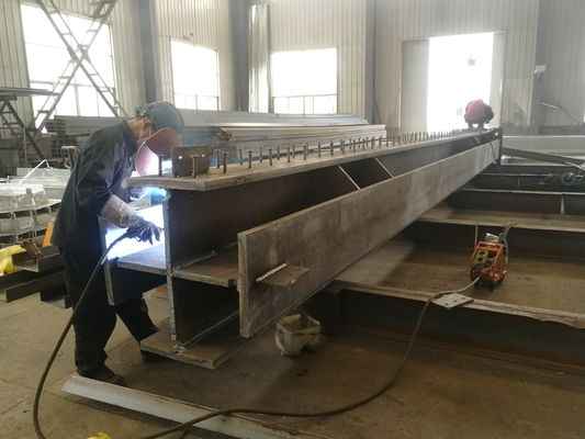 Hoogsterke geprefabriceerde structuurstaalfabricage H-balk geschilderd / gegalvaniseerd
