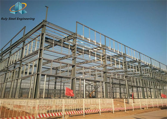 Warme verkoop Prefabriceerde staalconstructie Grote span Warehouse Workshop Fabriek Gebouw met goot cement Constructie