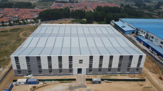 Q235B Staalconstructie Gebouw Prefabricate staalconstructie met isolatiepaneel