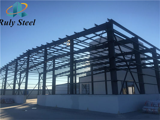 4000 vierkante meter Staalbouwgebouw Warehouse met EPS / Rock Wool / PU / Glasvezel Sandwich Panel Geïsoleerde bekleding