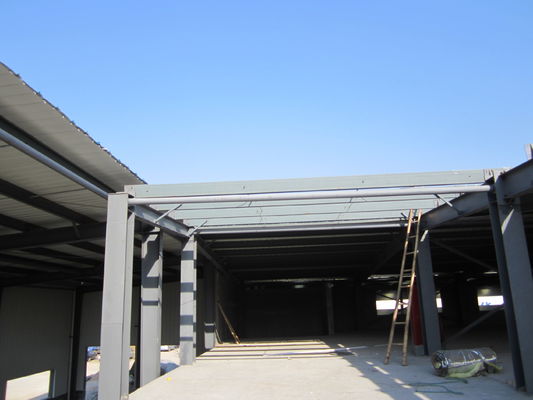 Berging Metaalframe Lichte sandwichpaneel Prefab gebouwstructuur Verf gegalvaniseerd staal Constructie Warehouse
