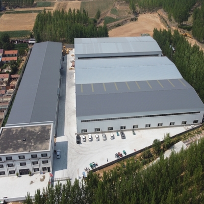 Prefab stalen werkplaatsframe met sandwichpanelen van glaswol