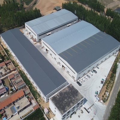 Prefab stalen constructiegebouw voor magazijn- en werkplaatsbouw