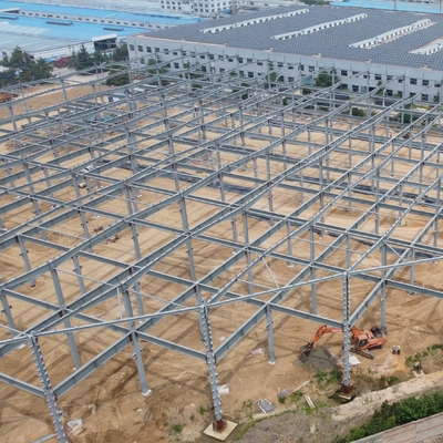 Stalen magazijn met zadeldakconstructie voor gebouwen met grote overspanning
