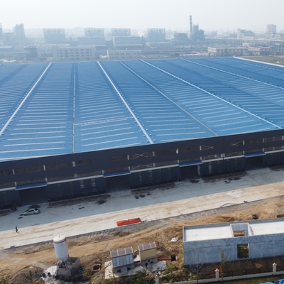 Industriële stalen constructiewerkplaats met PU sandwichpanelen