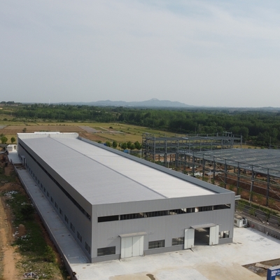 Prefab stalen werkplaatsframe met sandwichpanelen van glaswol