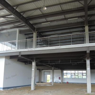 Multifunktioneel staalconstructie magazijn met mezzanine voor showroom en kantoor