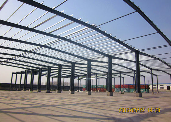 Pre-engineered portal frame warehouse met glaswol panelen