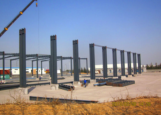 Pre-engineered portal frame warehouse met glaswol panelen