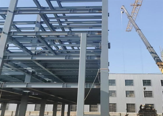 Vervaardiging van meer verdiepingen tellende stalen gebouwen