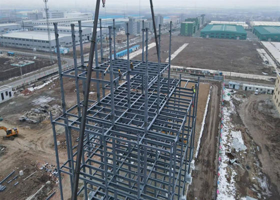 Vervaardiging van meer verdiepingen tellende stalen gebouwen